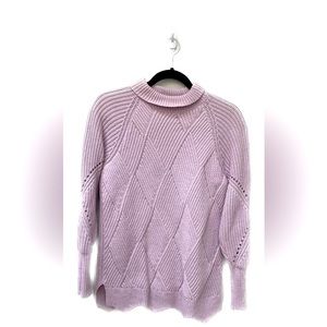 💕 Women’s Rebecca long sleeve crew neck ribbed sweater w/a nice scalloped bottom